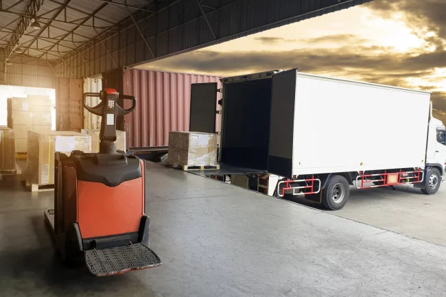 What is freight delivery What are the types of freight