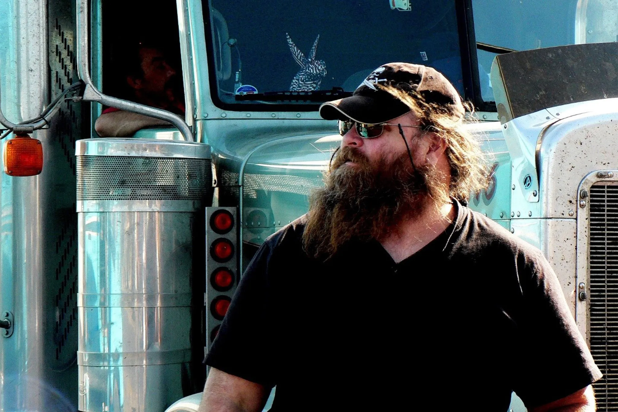 Trucking Companies that Train Drivers (& Hire)