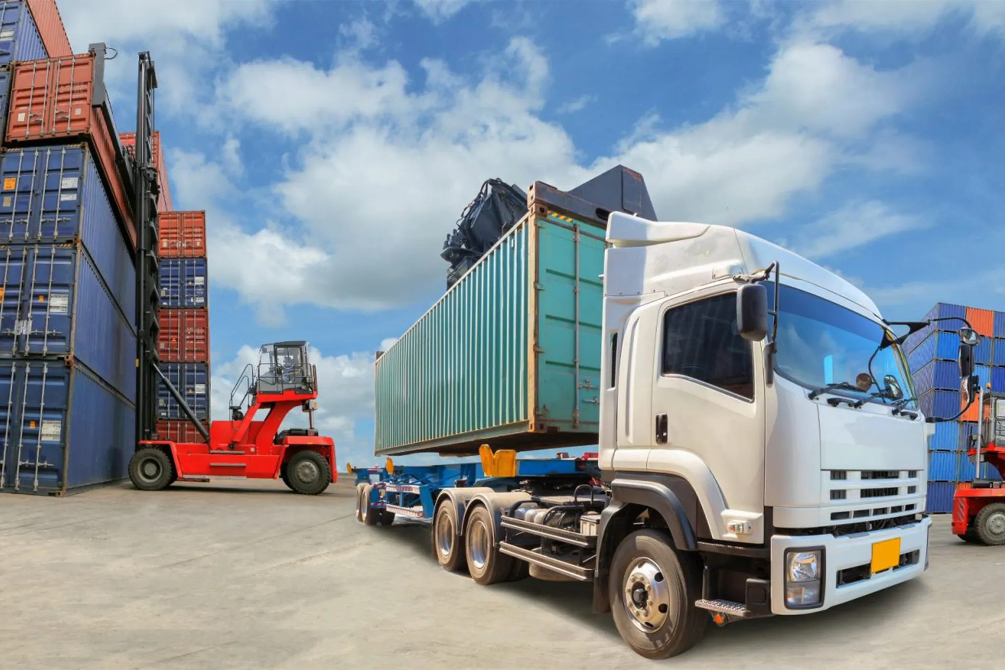 What’s the Difference between Freight Management and Logistics Management